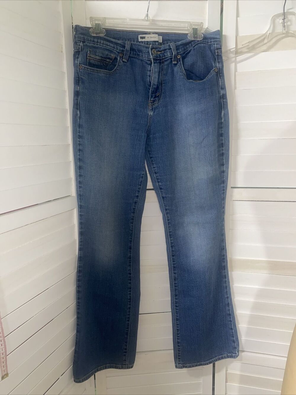 Levi's 515 Bootcut Jeans Women’s Blue Mid Rise Denim Flare Leg Boot Sz 8 Medium